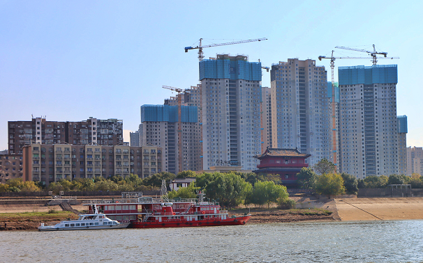 国度及处所30余家媒体感触遵义&ldquo;江山湖景&rdquo;魅力&mdash;&mdash;&ldquo;共舞长江经济带、看高质量发展&rdquo;网络主题采访团一行乘&ldquo;浔渭南号&rdquo;游遵义长江最美岸线