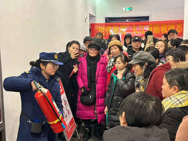 遵义九八抗洪展陈馆组织消防灭火应急分散演习